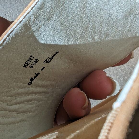 Donald Pliner - 6.5W - Kent Leather Thong - Used EXCELLENT Condition - Picture 7 of 7